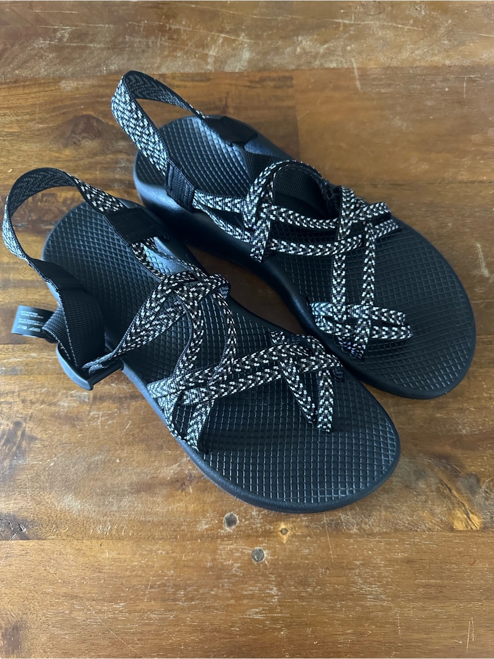 Chaco Black & White Strappy Outdoor Water Sandals - Women's size 10